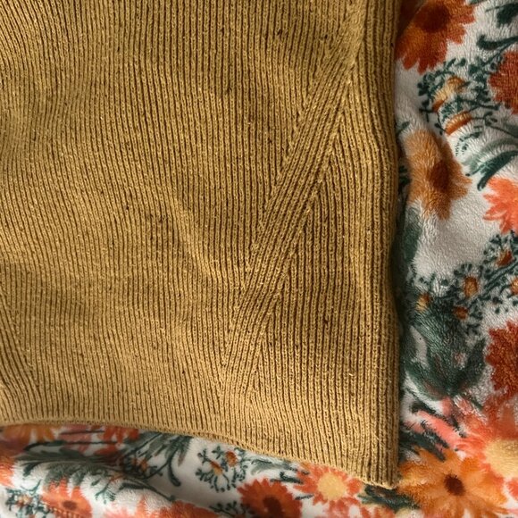 Spring Summer Old Navy Knit Tank Top - Picture 5 of 5